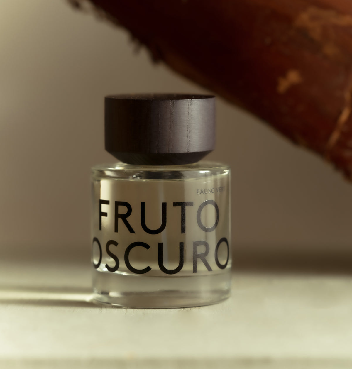 Fruto Oscuro Eau de Parfum with cherry and woods EAUSO VERT